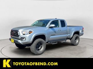 Used 2022 Toyota Tacoma SR5 AWD/4WD video 1