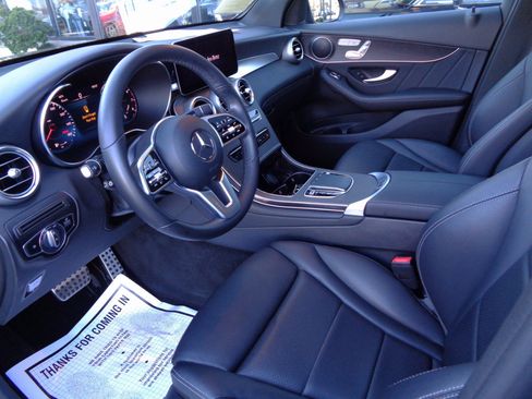 Used 2022 Mercedes-Benz GLC 300 4MATIC image 10