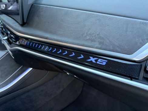 Used 2024 BMW X5 xDrive40i w/ M Sport Package image 30