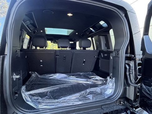 New 2025 Land Rover Defender 110 V8 image 19
