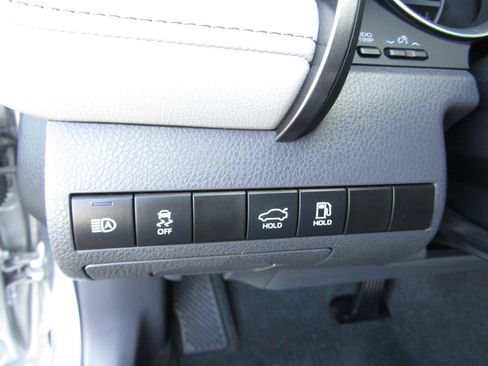 Used 2023 Toyota Camry XLE FWD image 11