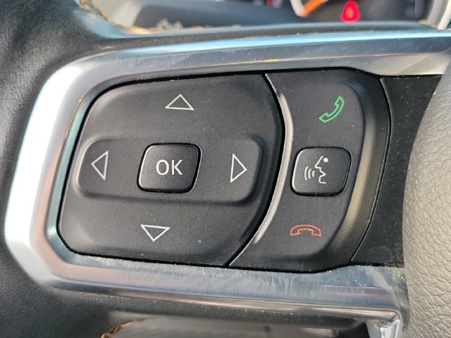 Used 2022 Jeep Wrangler Unlimited Sahara AWD/4WD image 33