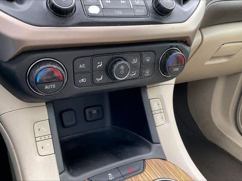 Used 2017 GMC Acadia Denali w/ Technology Package image 33