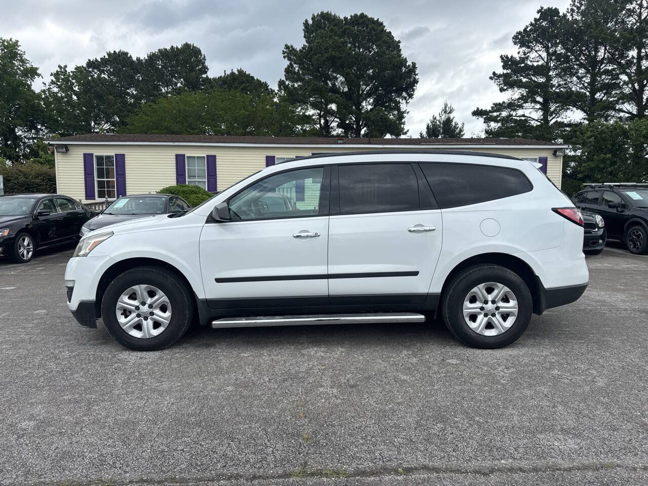 Used 2016 Chevrolet Traverse LS FWD image 9