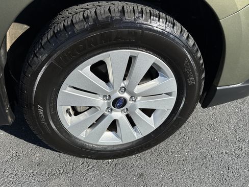 Used 2019 Subaru Outback 2.5i Premium AWD/4WD image 34
