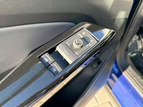 Certified 2021 Volkswagen ID.4 Pro S w/ Gradient Package image 13