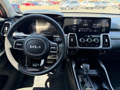 Used 2022 Kia Sorento LX AWD/4WD image 21