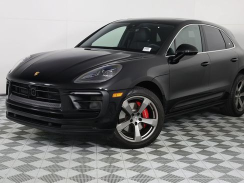 Certified 2023 Porsche Macan S AWD/4WD image 1