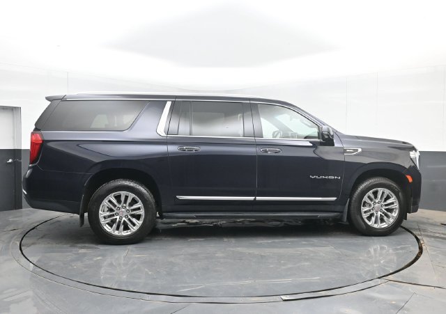 Used 2023 GMC Yukon XL SLT w/ SLT Premium Package AWD/4WD image 15