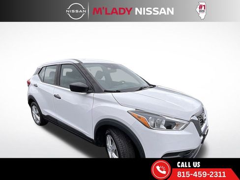 Used 2020 Nissan Kicks S image 3