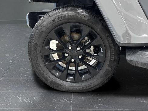 Used 2022 Jeep Gladiator Overland image 38