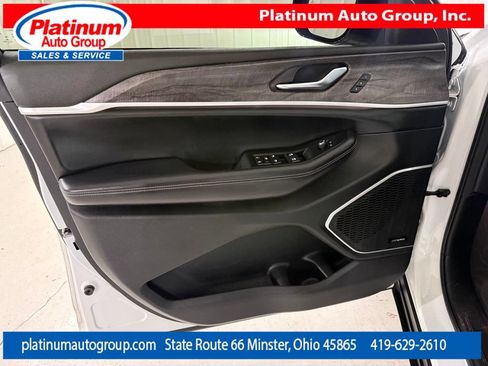 Used 2021 Jeep Grand Cherokee L Limited AWD/4WD image 26
