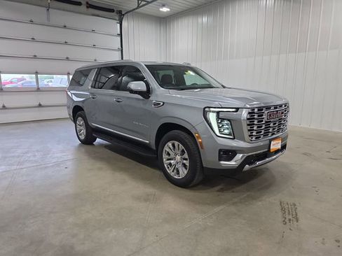 Used 2025 GMC Yukon XL Denali AWD/4WD image 2