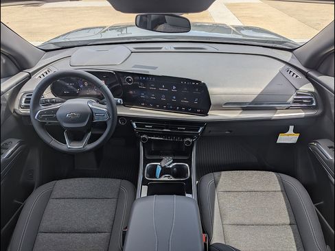 New 2027 Chevrolet Traverse LT w/ Midnight/Sport Edition FWD image 17