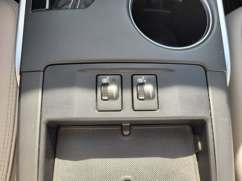 Used 2017 Toyota Camry XLE image 29