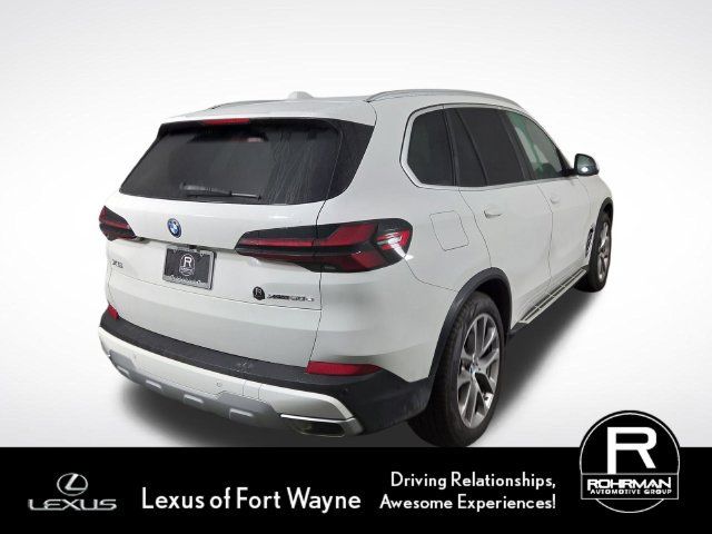 Used 2025 BMW X5 xDrive50e AWD/4WD image 7