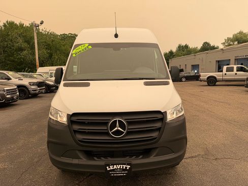 Used 2020 Mercedes-Benz Sprinter 2500 image 3