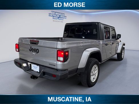 Used 2021 Jeep Gladiator Sport image 5