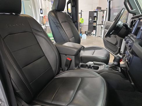 Used 2023 Jeep Wrangler Unlimited Sahara w/ Cold Weather Group AWD/4WD image 10
