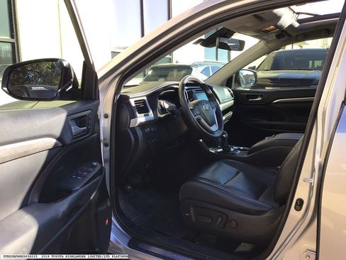 Used 2019 Toyota Highlander Limited Platinum image 12