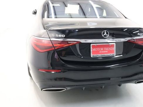Used 2022 Mercedes-Benz S 580 4MATIC Sedan w/ AMG Line Package image 80