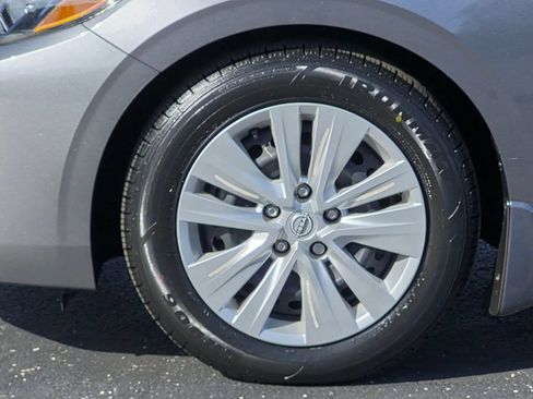 Used 2024 Nissan Sentra S FWD image 9