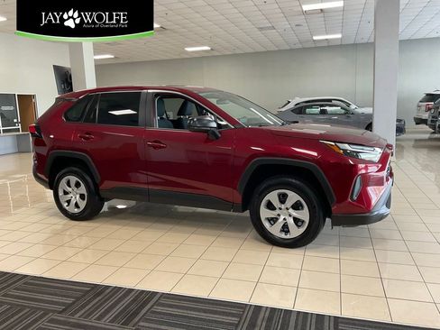 Used 2025 Toyota RAV4 LE AWD/4WD image 1