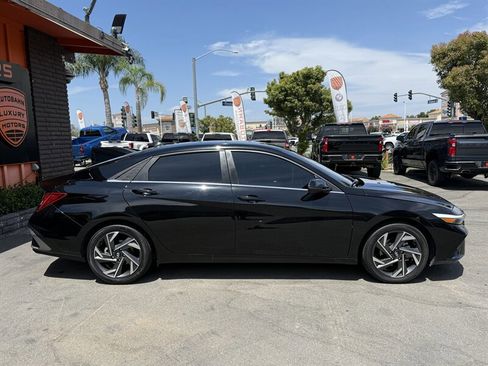 Used 2024 Hyundai Elantra Limited FWD image 12
