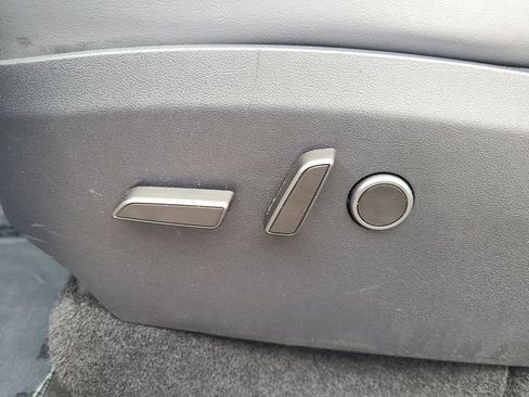 Used 2024 Tesla Model Y Performance image 25