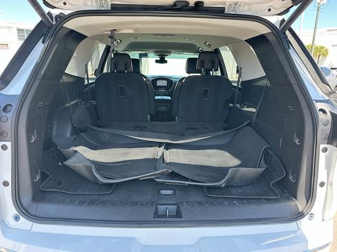 Used 2018 Chevrolet Traverse Premier w/ Driver Confidence II Package FWD image 21
