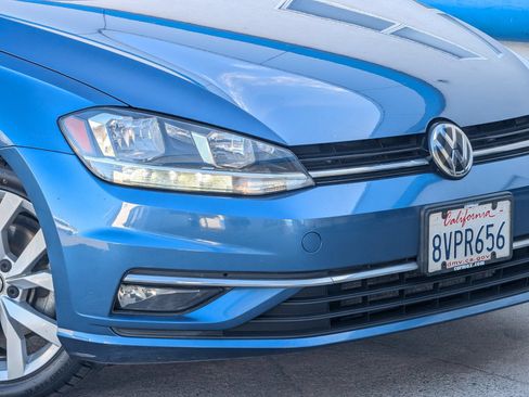 Used 2019 Volkswagen Golf SE FWD image 3