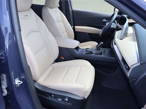 Certified 2024 Cadillac XT4 Premium Luxury image 15