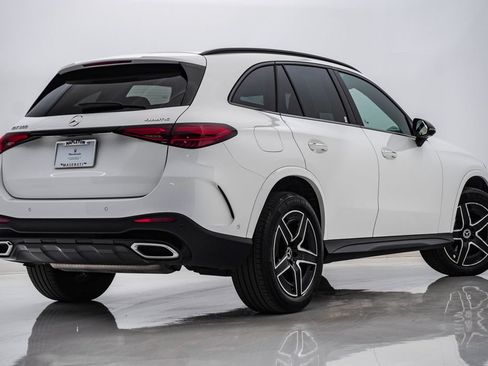 Used 2024 Mercedes-Benz GLC 300 4MATIC image 9