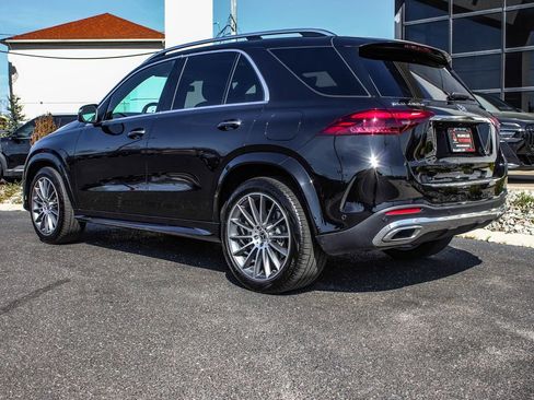 Used 2025 Mercedes-Benz GLE 450e 4MATIC w/ AMG Line Interior image 4