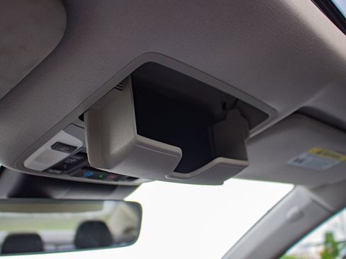 Used 2015 Acura TLX w/ Technology Package FWD image 33