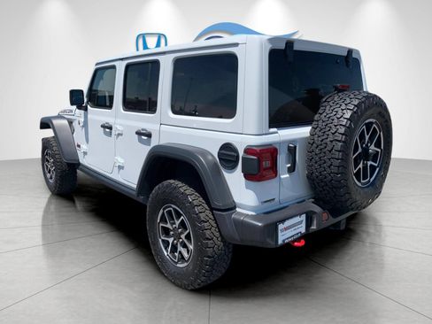 Used 2025 Jeep Wrangler Unlimited Rubicon AWD/4WD image 3