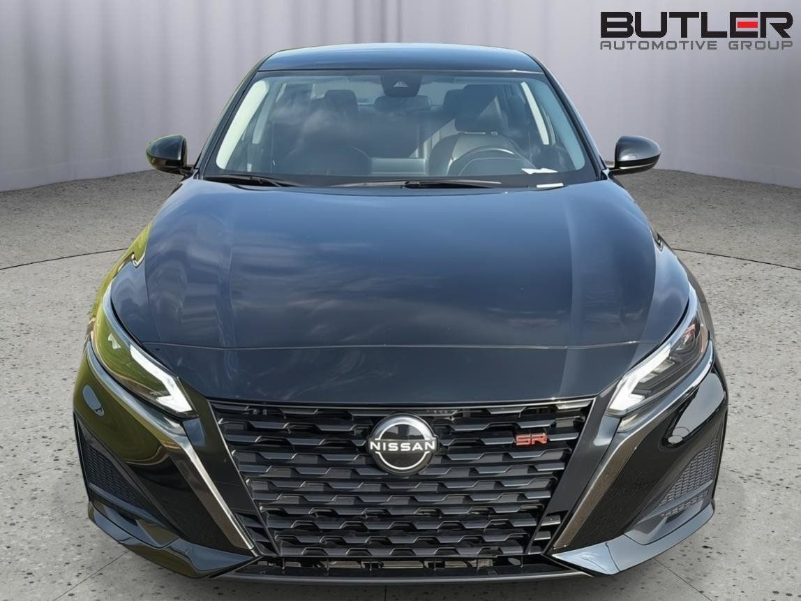 Used 2024 Nissan Altima 2.5 SR FWD image 9