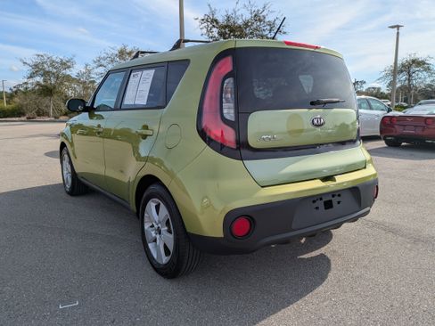 Certified 2017 Kia Soul image 6