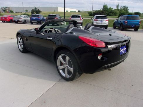 Used 2007 Pontiac Solstice Convertible w/ Premium Package RWD image 12