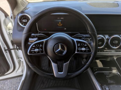 Used 2021 Mercedes-Benz GLA 250 4MATIC image 16