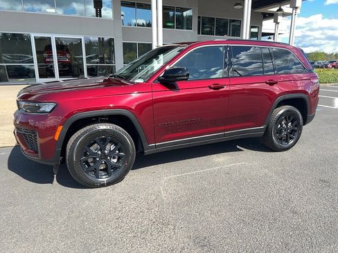 New 2026 Jeep Grand Cherokee Altitude AWD/4WD image 1