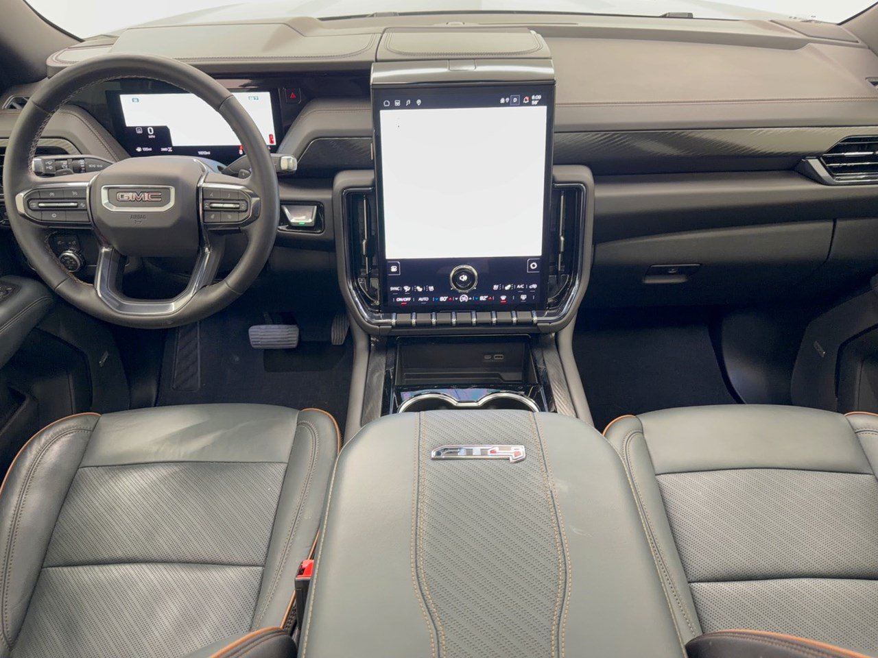 Used 2026 GMC Yukon AT4 AWD/4WD image 17
