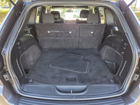 Used 2021 Jeep Grand Cherokee Laredo image 13