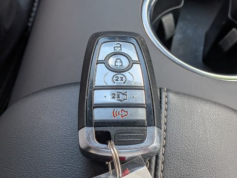 Used 2025 Ford Mustang Premium RWD image 31