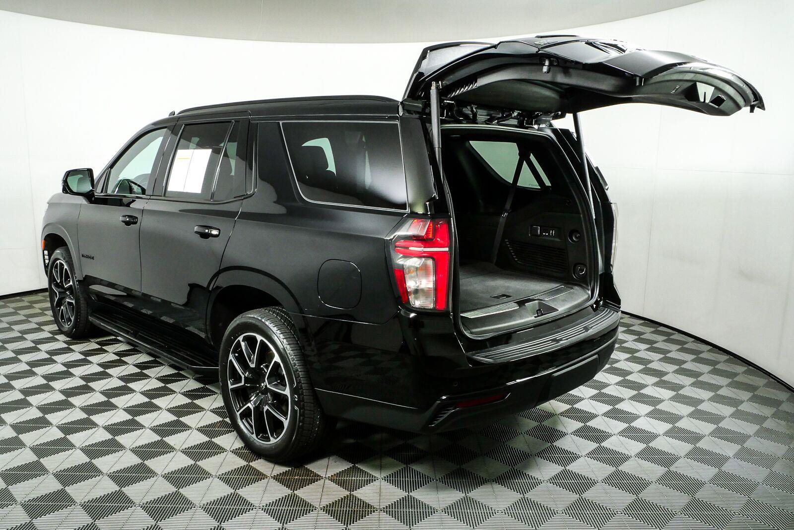 Certified 2023 Chevrolet Tahoe RST w/ Luxury Package AWD/4WD image 36