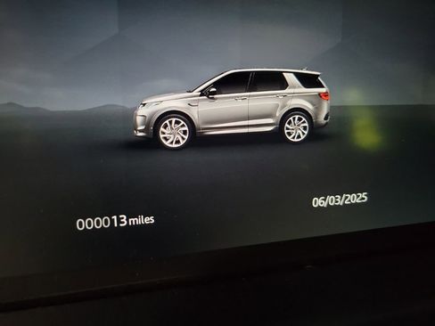 New 2025 Land Rover Discovery Sport Dynamic SE image 18