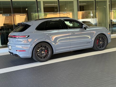 Certified 2025 Porsche Cayenne GTS AWD/4WD image 7