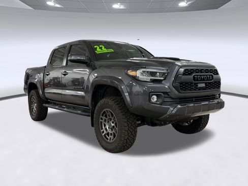 Used 2022 Toyota Tacoma TRD Sport w/ Technology Package AWD/4WD image 7