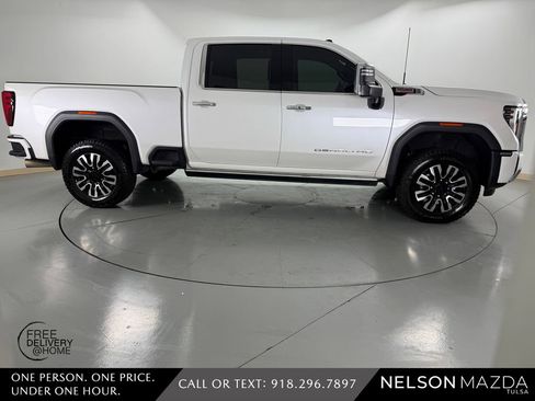 Used 2024 GMC Sierra 3500 Denali w/ Denali Reserve Package AWD/4WD image 5