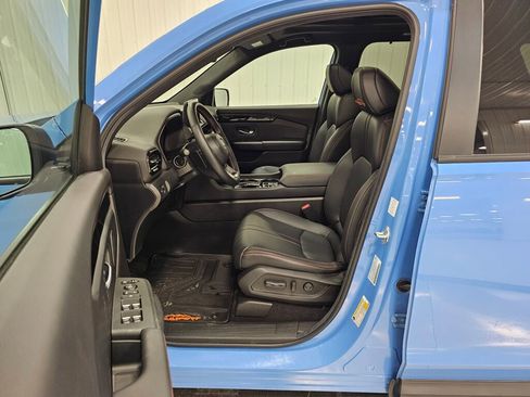 Certified 2025 Honda Pilot TrailSport image 12